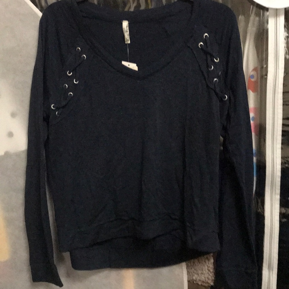 Long sleeve shirt with silver embellishments